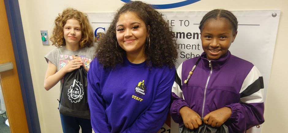 Planet Fitness donated school supplies