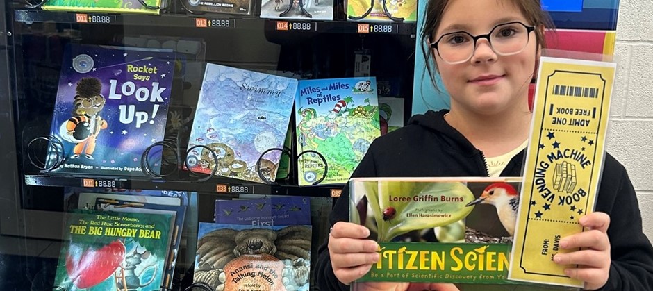 Book vending machine