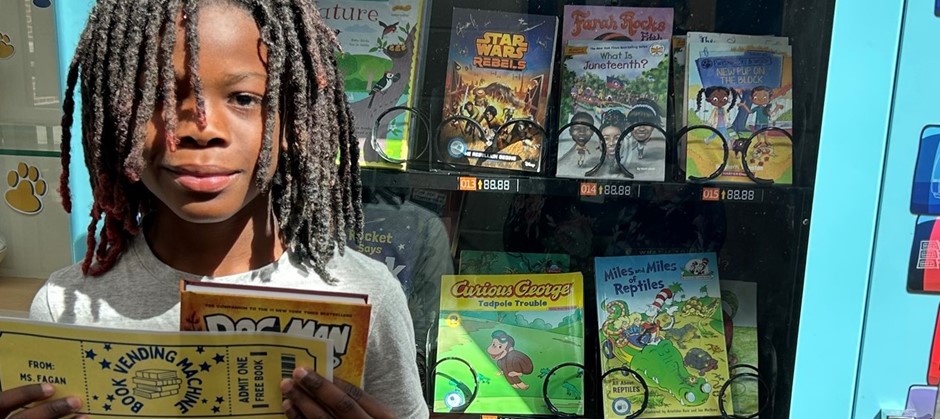 Book vending machine